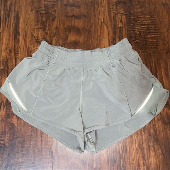 Lululemon hotty hot shorts sage green - Picture 2 of 3
